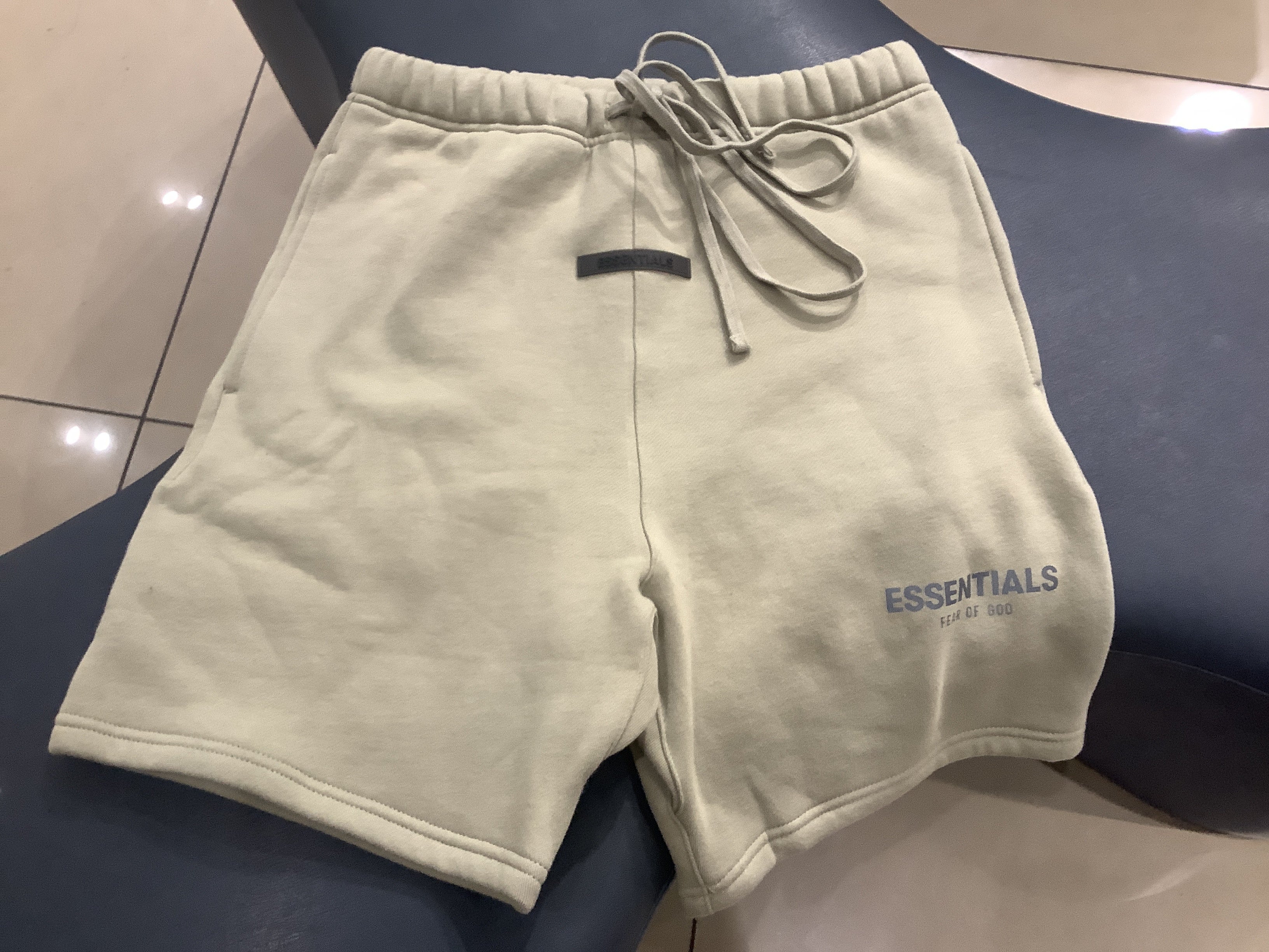 NEW Fear of God ESSENTIALS Sweat deals Shorts Cream size XL