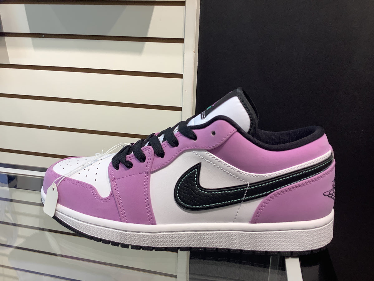 Jordan 1 Low SE Violet Shock White Black