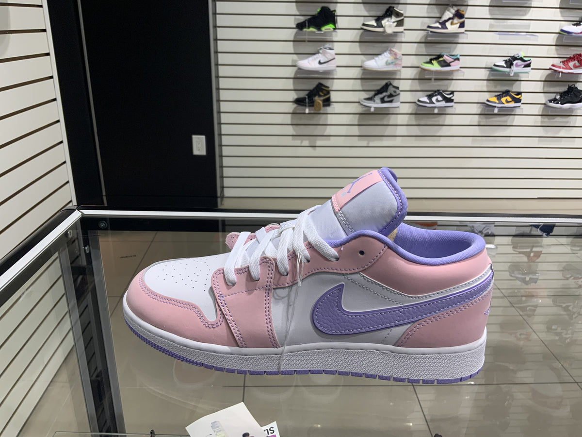 Jordan 1 Low SE Arctic Punch