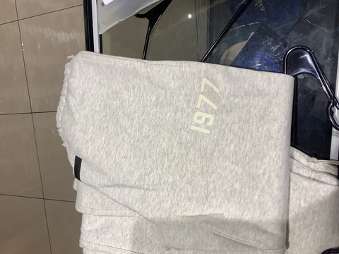 Fear of God Essential 1977 Sweatpants Light Oatmeal