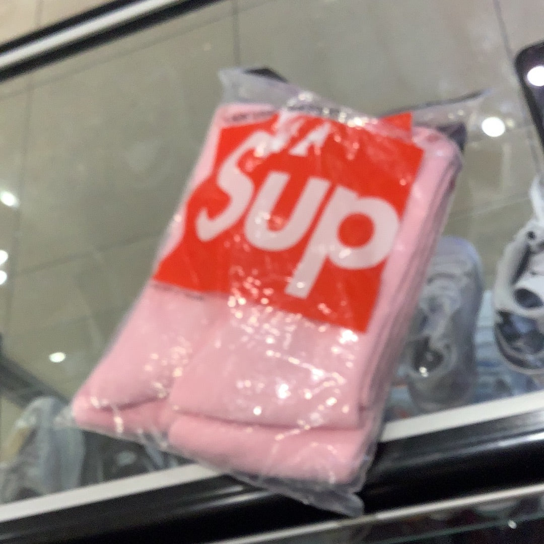Supreme Hanes Crew Socks Pink
