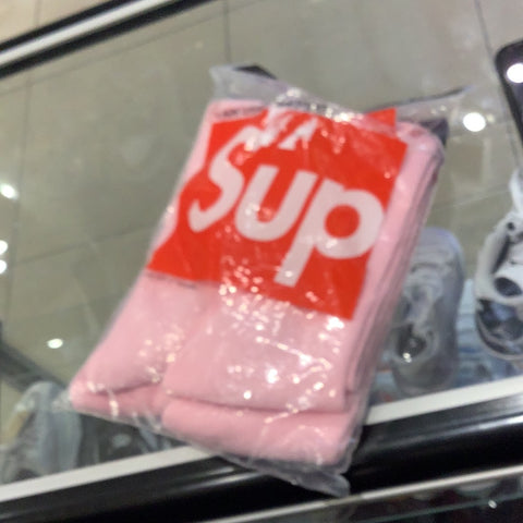 Supreme Hanes Crew Socks Pink