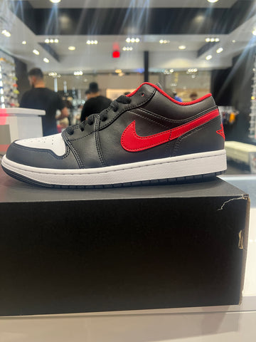 Jordan 1 Low Bulls