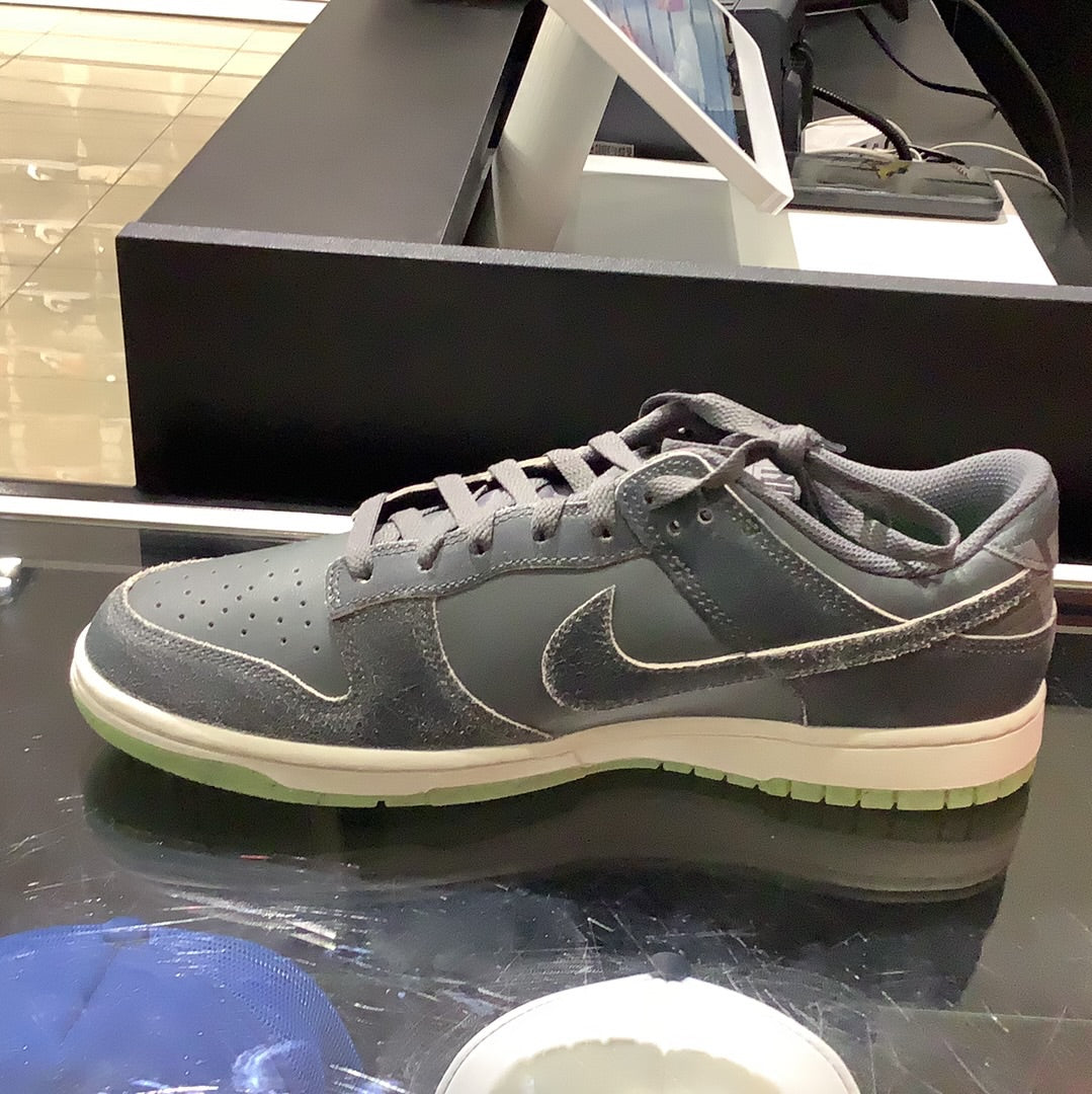 Nike Dunk Low Retro PRM Halloween
