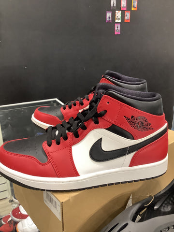 Air Jordan 1 Mid Chicago Black Toe