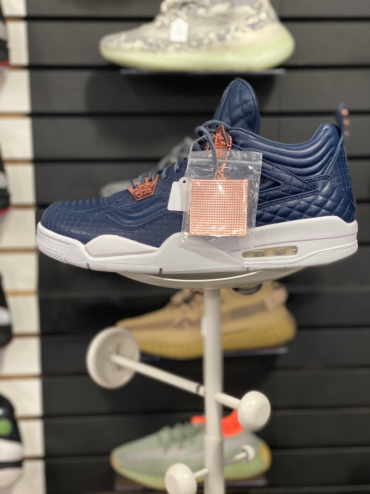Jordan 4 Retro Obsidian